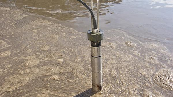 Turbidity Measurement Interference: Online Sensor Selection for Bubbles, Color, Solids and Flow Conditions